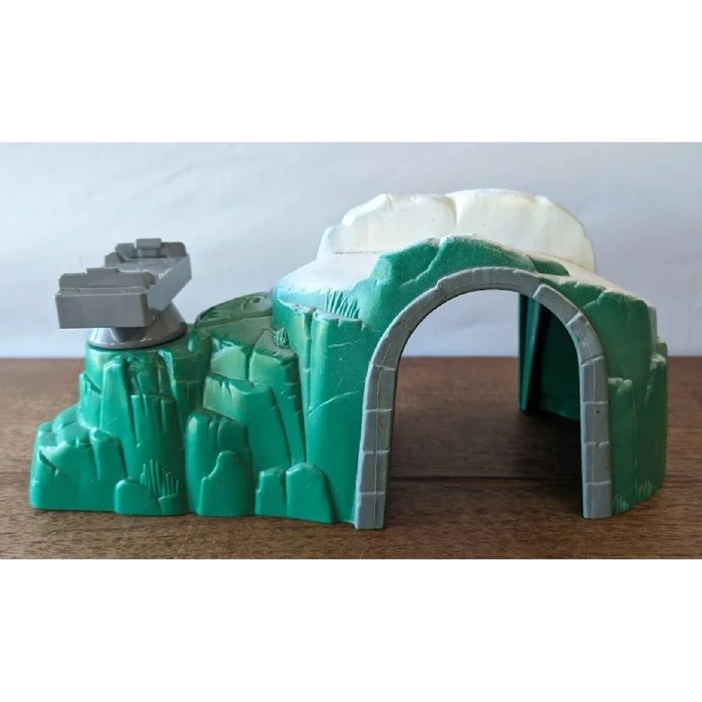 Geotrax Mile High Mountain Railroad Green Train Tunnel Bridge Fisher Price